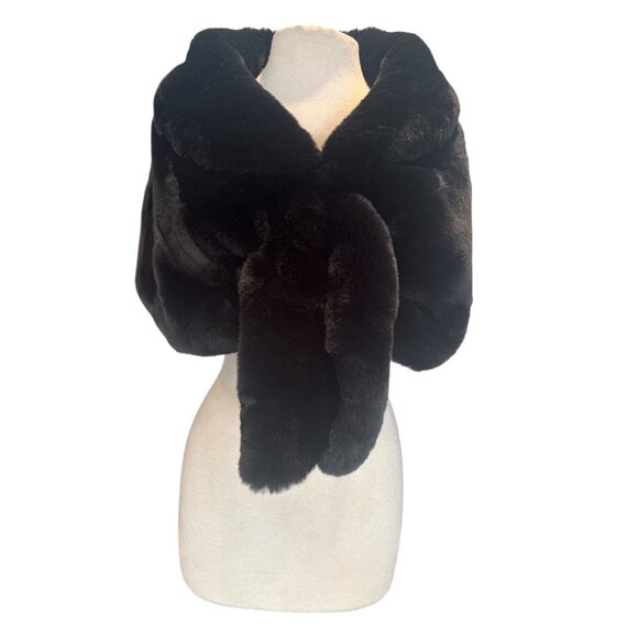Caracilia Black Faux Fur Wrap Shawl  | Old Hollywood Glam | Winter Wedding & For - Picture 2 of 7
